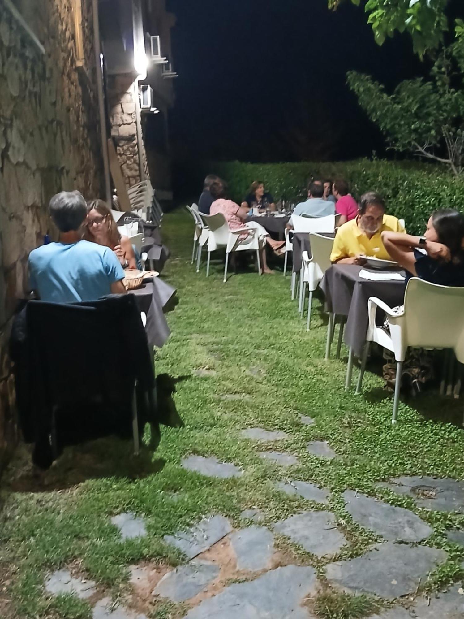 Hospedium Hostal Restaurante El Mirador De Atienza Exterior foto